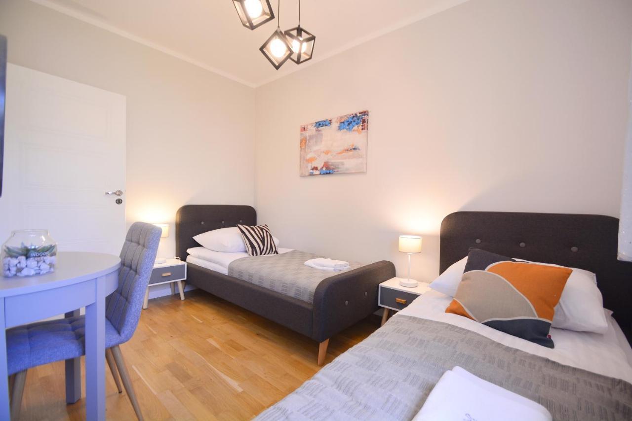 Sunset Apartments - Kapitanska - Plaza 500M シフィノウイシチェ エクステリア 写真