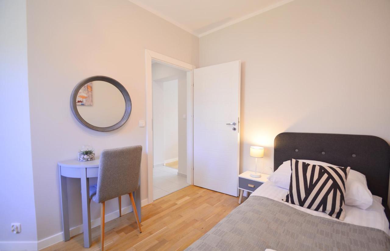 Sunset Apartments - Kapitanska - Plaza 500M シフィノウイシチェ エクステリア 写真