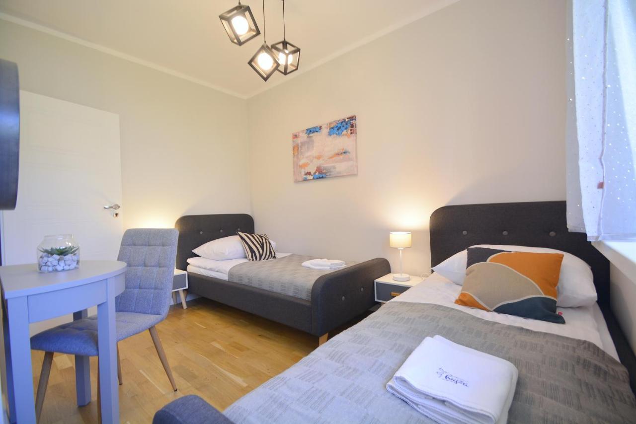 Sunset Apartments - Kapitanska - Plaza 500M シフィノウイシチェ エクステリア 写真